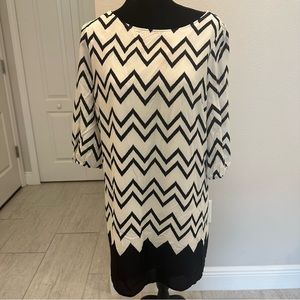 Black & White Chevron Dress 🖤🤍